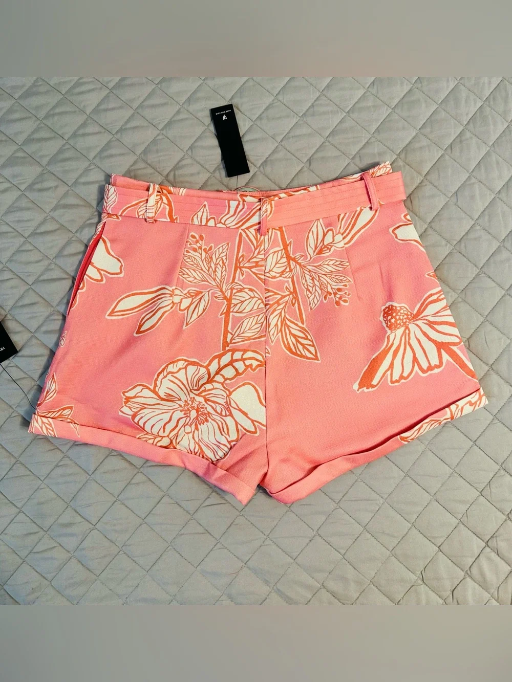 NWT Lulu's Pink Floral High-Rise Belted Shorts - Large